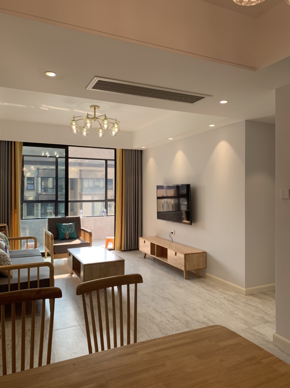 琥珀东华府北欧风装修毕业照玫瑰